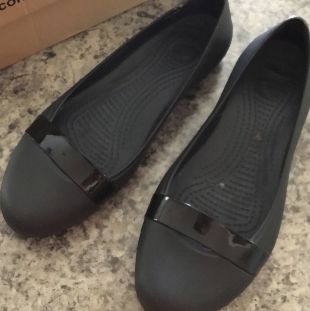 CROCS Black Flats